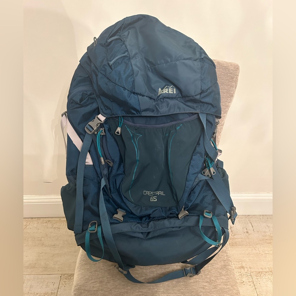 REI CRESTRAIL 65 BACKPACK